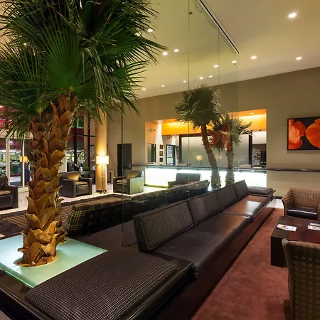 Ramada Plaza By Wyndham West Hollywood Hotel & Suites-2