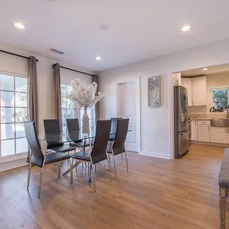 Luxurious Studio City Home-2