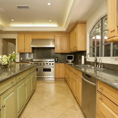 Villa Teresita - Beautifully Gated Mediterranean Estate-2
