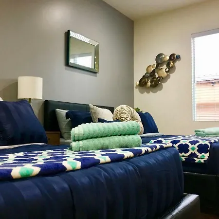Cozy Getaway Studio In Hollywood Area-2