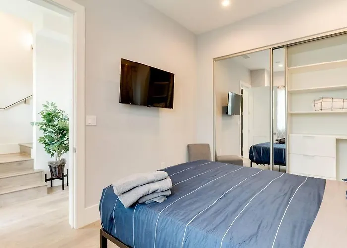 3 Luxury Modern Homes 12 Bedrooms & Rooftop Decks Los Angeles aceita animais de estimação