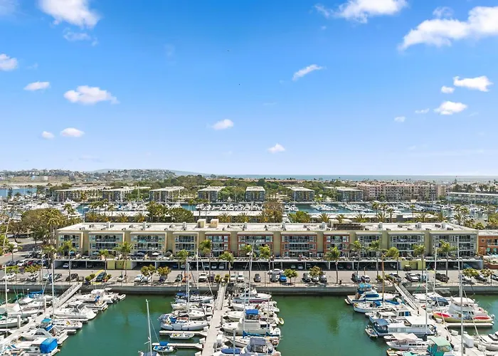 Beautiful Beachside Apartment With Marina View Los Angeles