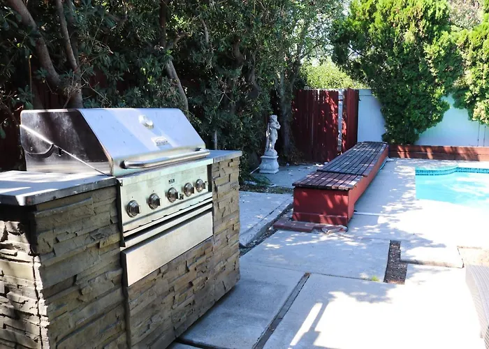 Gorgeous 3 Bed 2 Bath House, Pool, Piano And Much More! Los Ángeles admite animales
