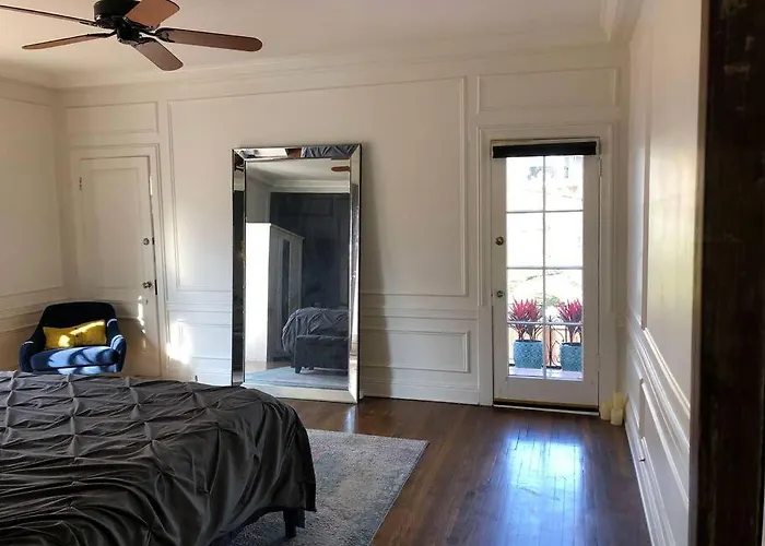 Luxe Cozy Spanish-Style Classic Hollywood Home Los Ángeles admite animales