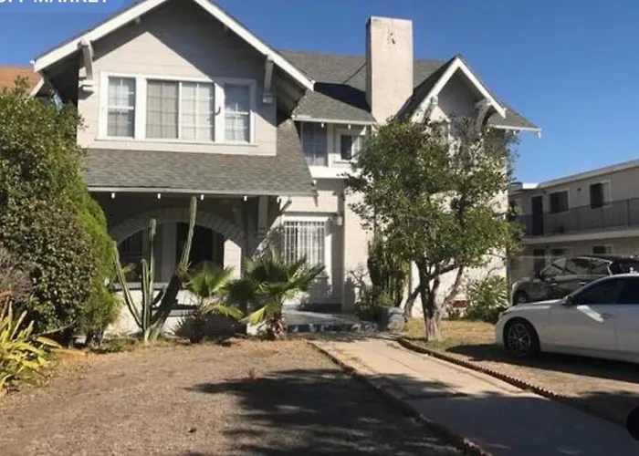 Spacious 5.5 Bedroom House Sleeps 13 Free Parking Los Angeles aceita animais de estimação