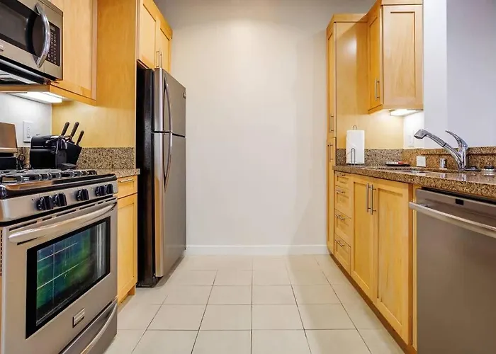 Stylish Two Bedroom With Parking By 1Furnished Los Ángeles