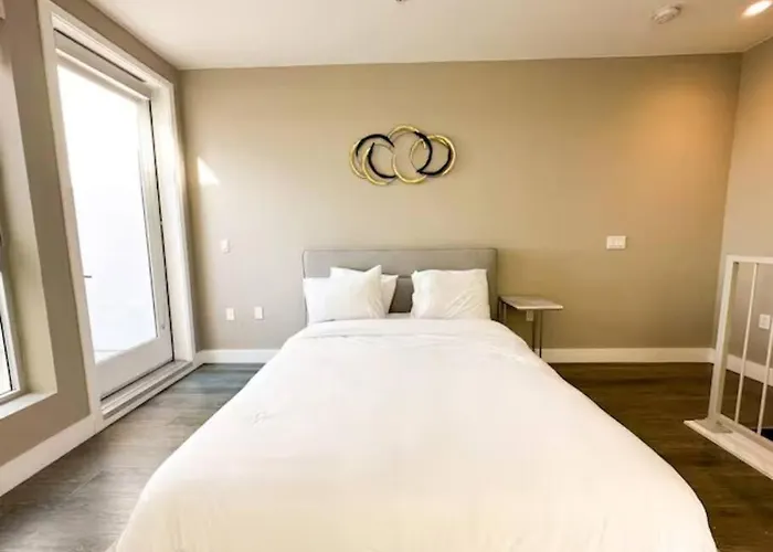 Chic 3-Bedroom Weho Loft Style Los Ángeles