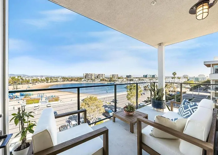 Blue Water Views By Venice Beach Top Resort Pool Los Angeles