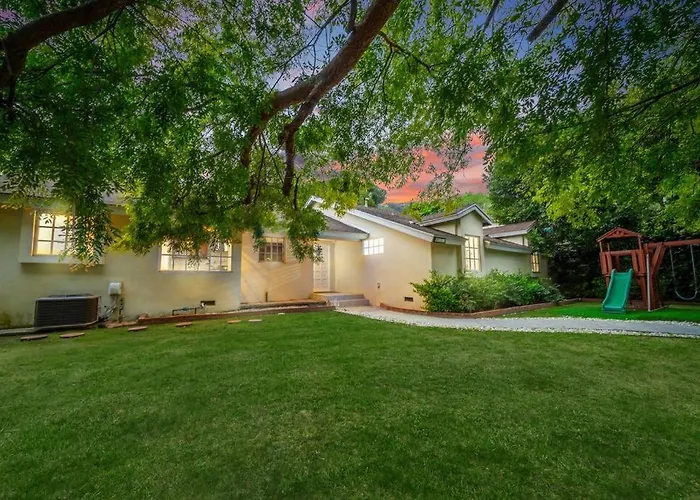 Beverly Hills Home With 2 Guest Houses And Swimming Pool Los Ángeles