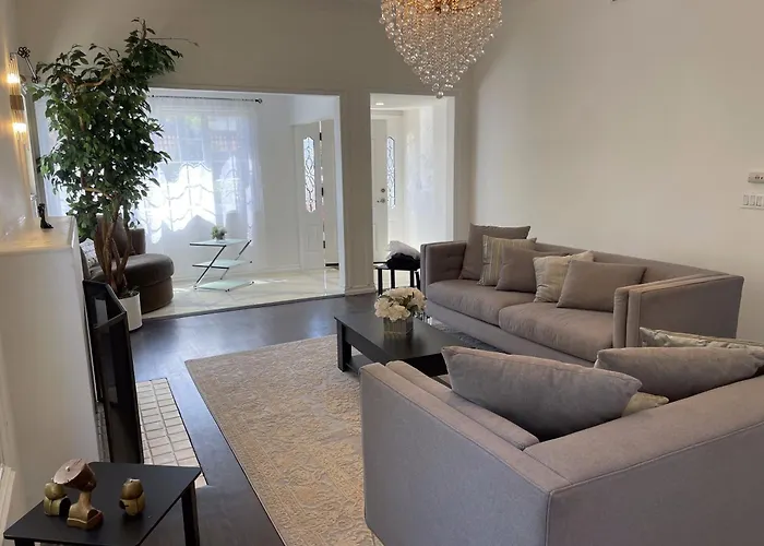 3 Bedroom Beverly Hills House Los Angeles