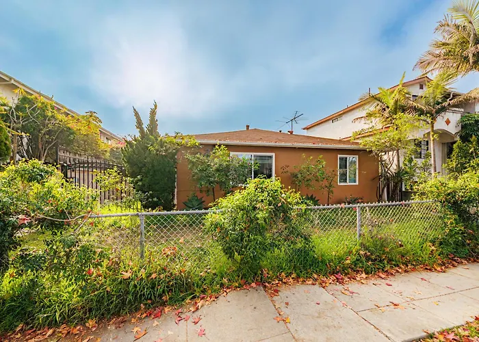 Spacious Two Bedroom in Santa Monica #E Los Ángeles