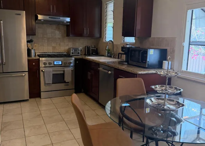 Renovated Spanish 3Bd 2Ba Near Beverly Hills Los Angeles aceita animais de estimação